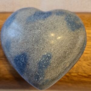 Blue Spinel Spotted Quartz Stone Heart